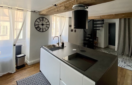 Semur-en-Auxois House | Maison de ville - Cosy & Spacieuse