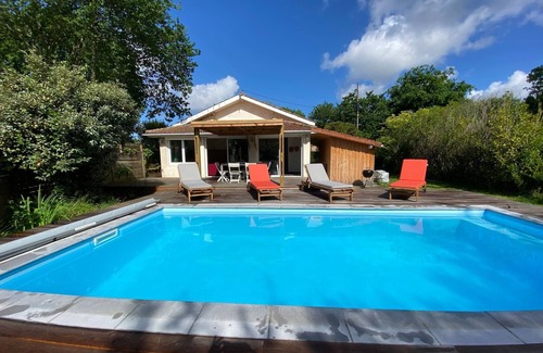 Andernos-les-Bains House | Maison Des Lauriers à Andernos with heated pool