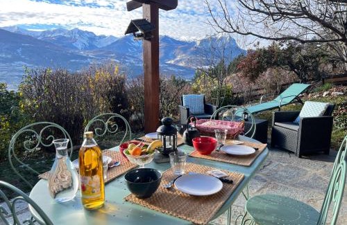 Embrun House | MAISON DES VIGNES