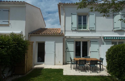 Vaux-sur-Mer House | Maison domaine des hautes folies