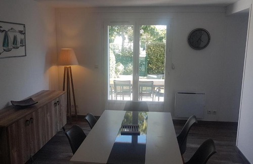 Vaux-sur-Mer House | Maison domaine des hautes folies