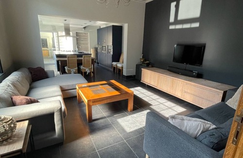 Assebroek House | Maison du Rempart