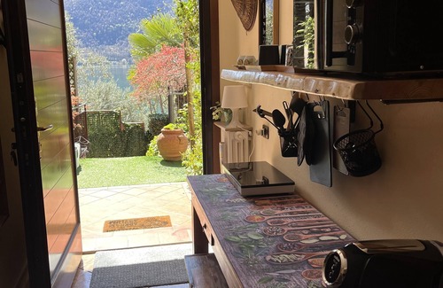 Valsolda Apartment | MAISON du SOLEIL, Apartment with Lake View Garden and Jacuzzi