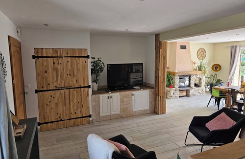Oze House | Maison en Pierre au Milieu des Montagnes! Plan d eau et Randonnées