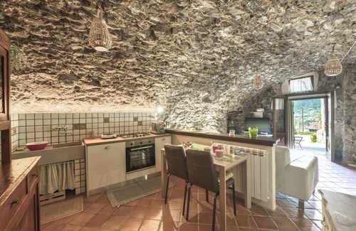 Capo di Ponte Apartment | Maison Enchantée