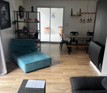 Saint-Aignan-Grandlieu House | Maison familiale 4 chambres avec jardin et piscine