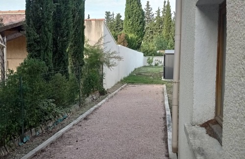 Pelissanne House | Maison Familiale Avec Piscine au Cœur de la Provence