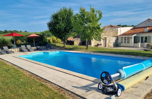 Saint-Georges-des-Agouts House | Maison Rossignol: Private House and Heated Pool in Idyllic Rural Location