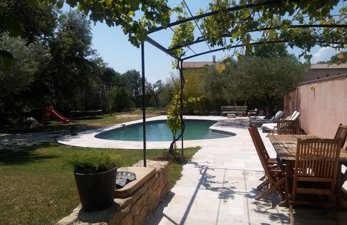 Saint-Hilaire-d'Ozilhan House | Maison 8 Personnes Avec Piscine et Grand Exterieur