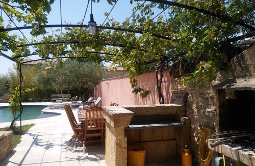 Saint-Hilaire-d'Ozilhan House | Maison 8 Personnes Avec Piscine et Grand Exterieur