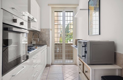 Gianicolense Apartment | Maison G: new design apartment with balcony