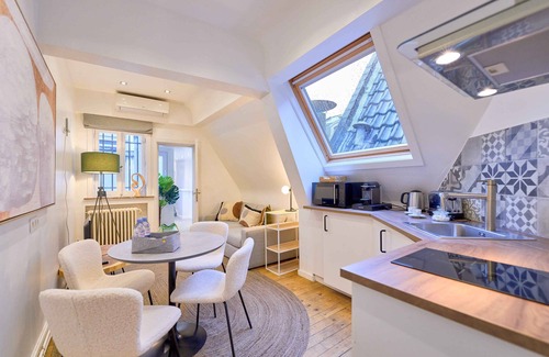 Ilot Sacre Apartment | Maison Grand Place - 2BR