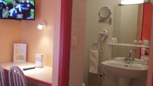 La Foret-Fouesnant Hotel | Maison Hôtel Aux Cerisiers