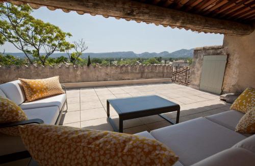 Eygalieres Hotel | Maison Hache