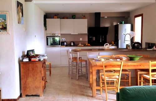 Chateauroux-les-Alpes Villa | Maison Individuelle Dans Lotissement Calme. Pour 5 Personnes 3 Chambres 110m