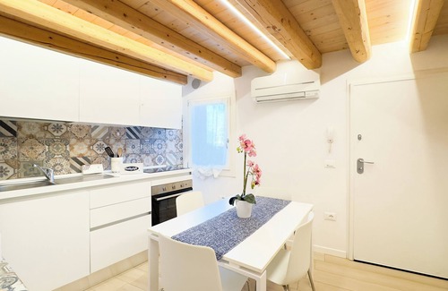 Chioggia Apartment | Maison la Digue - Two Bedroom Apartment, Sleeps 4