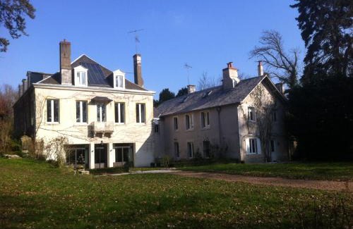 Saint-Jean-le-Blanc House | Maison lAmrique welcome you to one of their rooms, Dogs are also welcomed