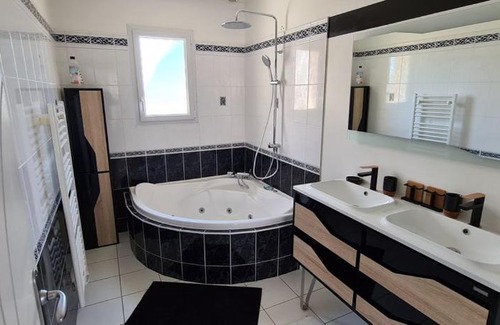 Le Bernard House | Maison Le Bernard