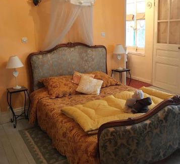 Saint-Sauveur-en-Puisaye Bed & Breakfast | Maison Marthe B & B