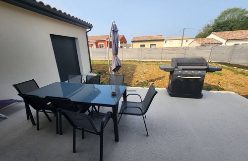 Ruoms Villa | Maison Noé (New Villa) Spacious near the center Fully air-conditioned