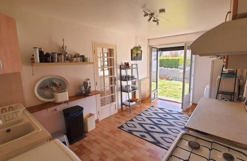 Evreux House | Maison Paisible Avec Jardin 10 min à Pied Gare et 20 min à Pied Centre Ville
