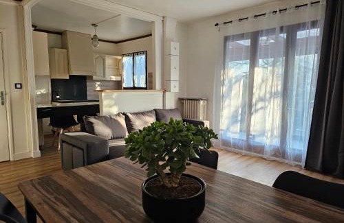 Chelles House | Maison Paris, Vallée Village, Disney & Astérix
