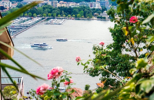 Como House | Maison Peltrera - flying over Como