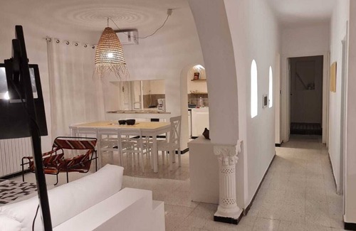 El Menzah 5 House | Maison Près de Toutes les Commodités à 1 Minutes de la Plage