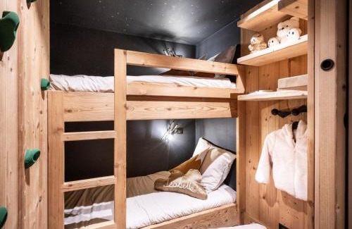 Praranger House | Maison Rénovée pour 6 Pers. à 2 km des Pistes avec Balcon et Skiroom - FR-1-570-59