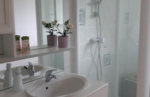 Leognan House | Maison ruisseau l'eau blanche
