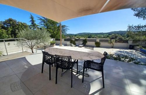 Saint-Laurent-des-Arbres House | Maison spacieuse avec piscine pour 4 à 8 personnes