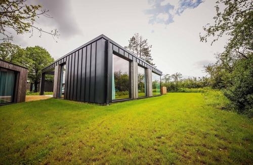 Heure House | Maison Sauvage super modern near Somme-Leuze