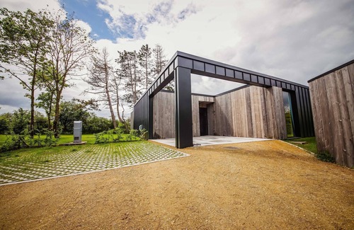 Heure House | Maison Sauvage super modern near Somme-Leuze