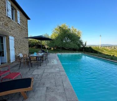 Saint-Julien-de-Civry House | Maison Stirling Bourgogne Sleeps 8 Pool