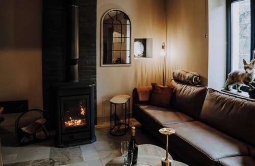 Beauraing Hotel | Maison Ubuntu