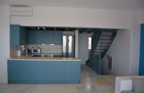 Krotiri House | Maisonette "Chrissi Akti", Sea & Sunset View, Pool, Basketball Court at Krotiri