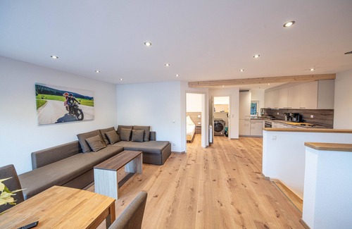 Lenzkirch Apartment | Maisonette "haus an der Haslach"