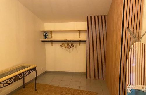 Dagneux Apartment | Maisonnette pour 4 pers piscine de mai à sept 2hrs par jour