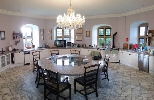 Walton-in-Gordano Apartment | Majestic 17th-century castle in stunning Somerset countryside. Pet friendly.