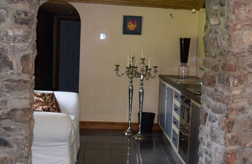 Walton-in-Gordano Apartment | Majestic 17th-century castle in stunning Somerset countryside. Pet friendly.