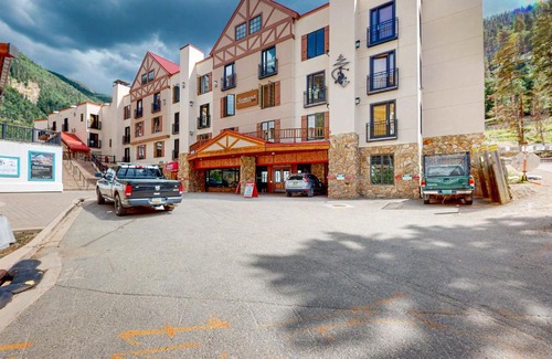 Taos Ski Valley Apartment | Majestic Alpine Retreat