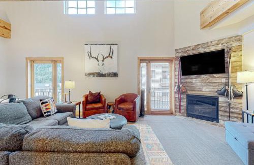 Taos Ski Valley Apartment | Majestic Alpine Retreat