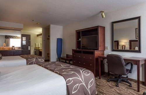 Idaho Falls Hotel | MAJESTIC IDAHO FALLS, 2 LOVELY UNITS! POOL, SPA, JACUZZI!