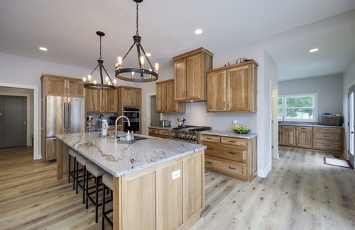 Lebanon House | Majestic Manor-Private Hundred Acre Yard-Pool/Spa