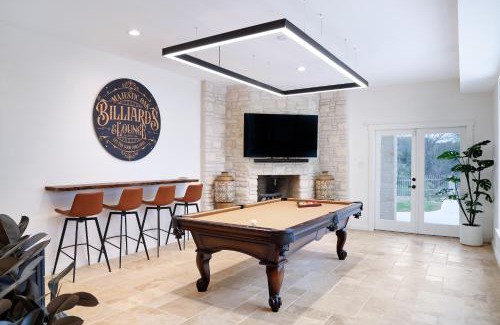 Cross Mountain House | Majestic Oak - Luxury, Billiards Room & Pool