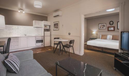 North Adelaide Apartment | Majestic Old Lion Apartments
