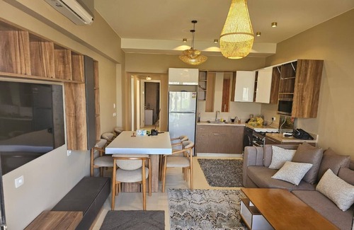 Makadi Bay Ski Chalet | Makadi 3-bedroom chalet + Garden Lake View