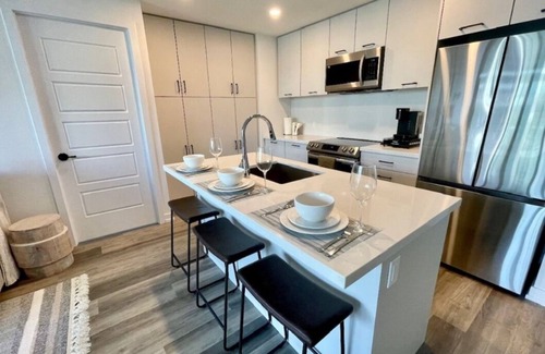 Innisfil Condo | Make It Home at Friday Harbour-Exquisite 2BR/2BA Oasis