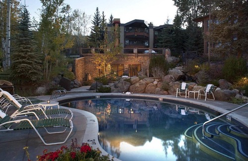 Snowmass Village Condo | Make memories. Cozy ski in ski out. Convenient to skiing and restaurants!