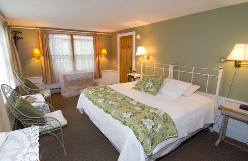 Campton Bed & Breakfast | Make us your Base Camp in the Whites!